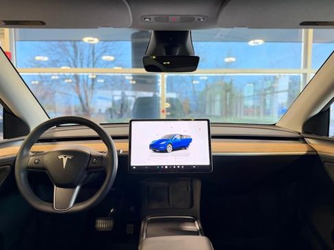 Used 2023 Tesla Model Y Long Range image 35