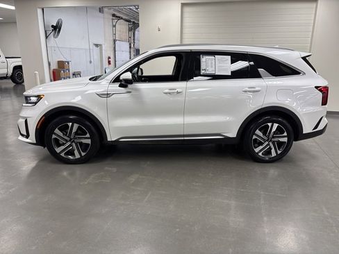Used 2023 Kia Sorento EX image 4
