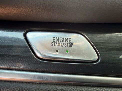 Used 2020 Buick Enclave Essence image 11