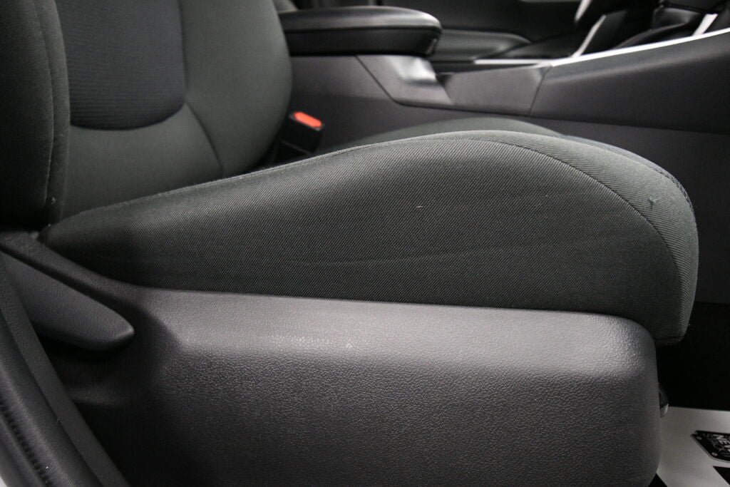 Certified 2025 Toyota RAV4 LE FWD image 26