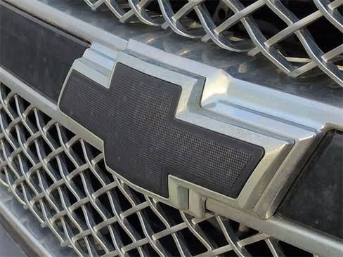 Used 2013 Chevrolet Avalanche LTZ image 12