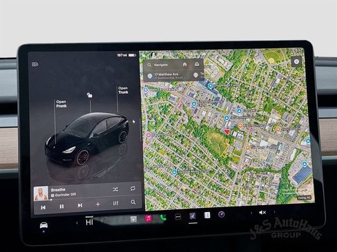 Used 2023 Tesla Model Y Performance image 17
