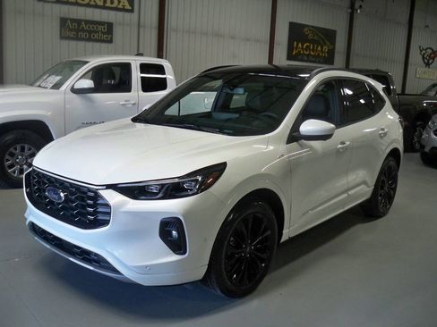 Used 2024 Ford Escape ST-Line Elite w/ Premium Technology Package image 1