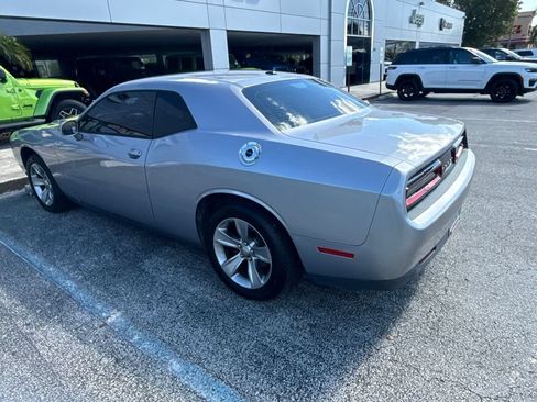 Used 2016 Dodge Challenger SXT RWD image 6