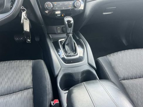 Used 2017 Nissan Rogue S FWD image 15