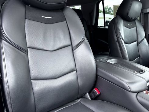 Used 2020 Cadillac Escalade Luxury image 41