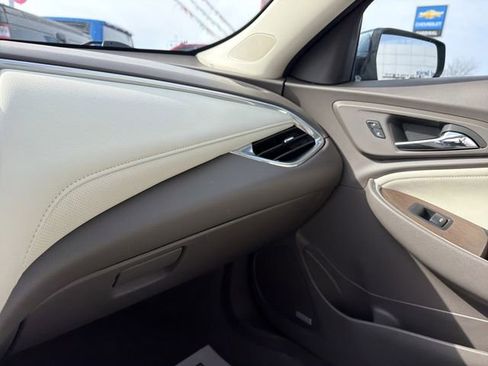 Used 2024 Chevrolet Malibu LT FWD image 24