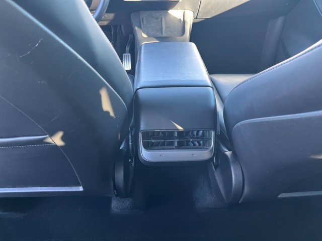 Used 2023 Tesla Model Y Performance AWD/4WD image 15