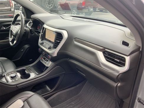 Certified 2023 GMC Acadia SLT w/ Technology Package image 30