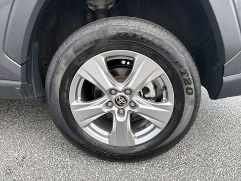 Used 2025 Toyota RAV4 XLE FWD image 19