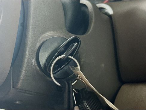 Used 2001 Ford F250 Lariat image 26