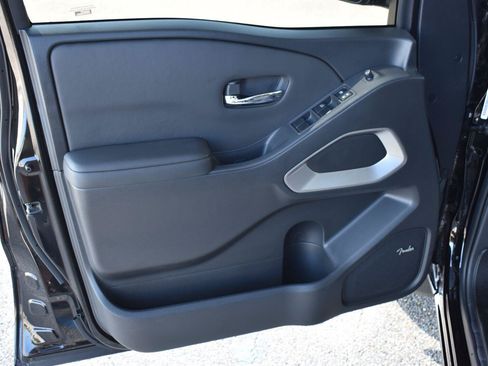 Used 2024 Nissan Frontier SV w/ SV Convenience Package RWD image 25