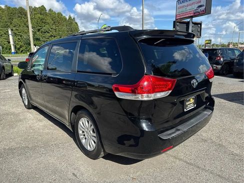 Used 2012 Toyota Sienna XLE FWD image 7