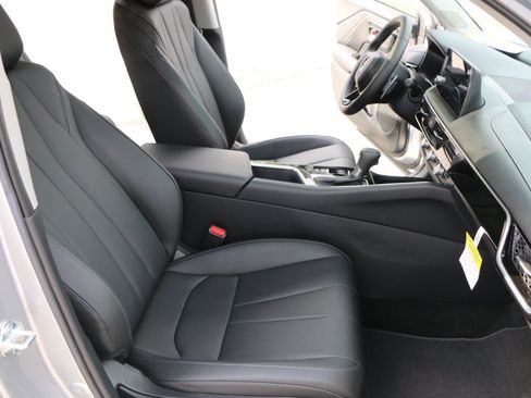Used 2025 Acura ADX FWD image 28
