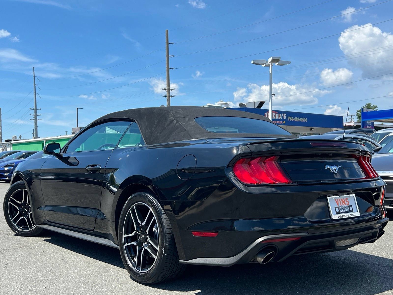 Used 2022 Ford Mustang Premium RWD image 9