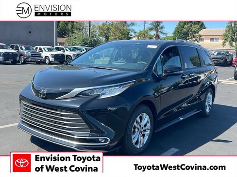 Used 2026 Toyota Sienna Limited FWD image 1