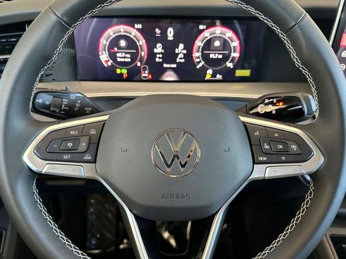 New 2026 Volkswagen Tiguan SE image 22