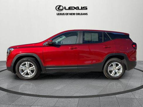 Used 2024 GMC Terrain SLE image 4