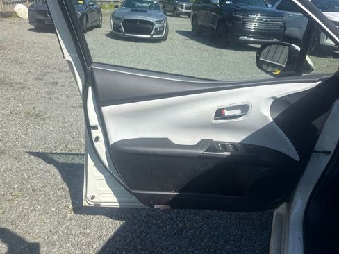 Used 2016 Toyota Prius Four w/ Advanced Technology Package FWD image 18