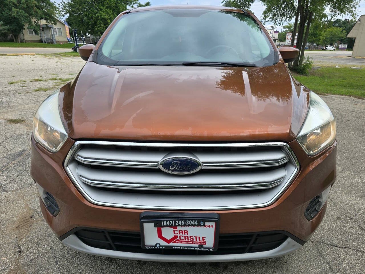 Used 2017 Ford Escape SE FWD image 2