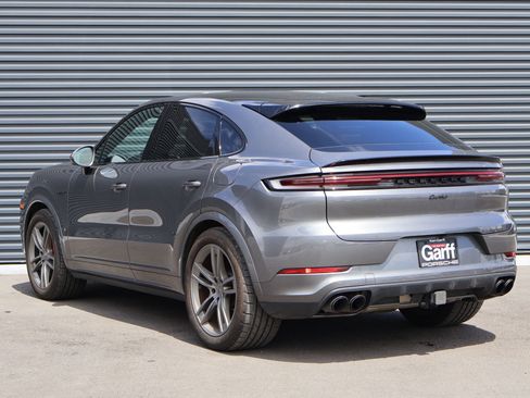 Certified 2025 Porsche Cayenne Turbo AWD/4WD image 3