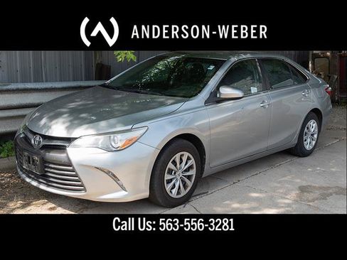 Used 2016 Toyota Camry LE FWD image 1
