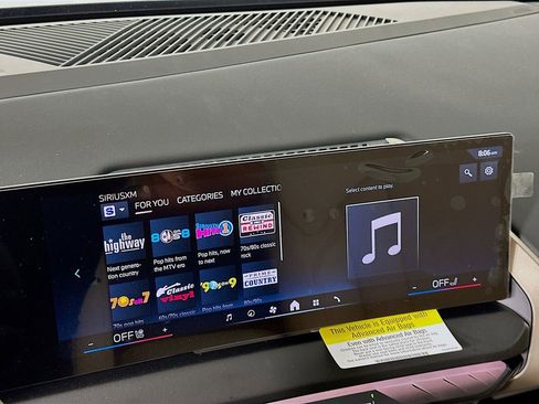 Used 2025 BMW X3 xDrive30i w/ Premium Package image 11