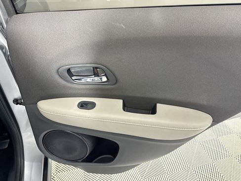 Used 2020 Honda HR-V LX image 26