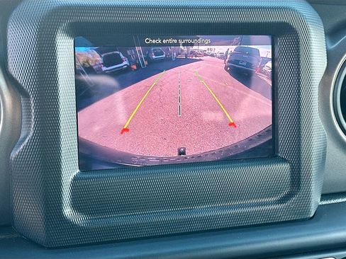 Used 2023 Jeep Wrangler Sport AWD/4WD image 13