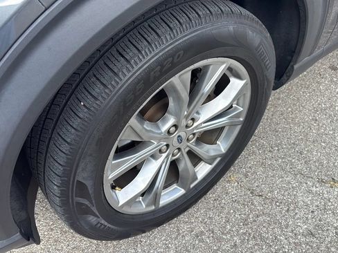 Used 2020 Ford Explorer XLT w/ Equipment Group 202A RWD image 9