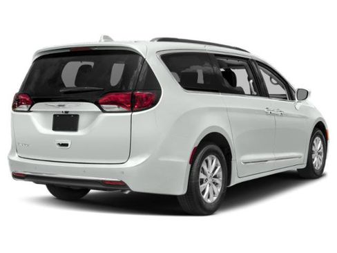 Used 2018 Chrysler Pacifica Touring-L w/ Tire & Wheel Group FWD image 2