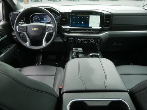 Used 2025 Chevrolet Silverado 1500 LTZ w/ LTZ Convenience Package II AWD/4WD image 28
