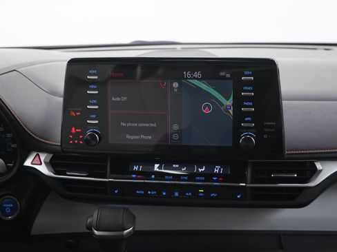Used 2022 Toyota Sienna XSE AWD/4WD image 16