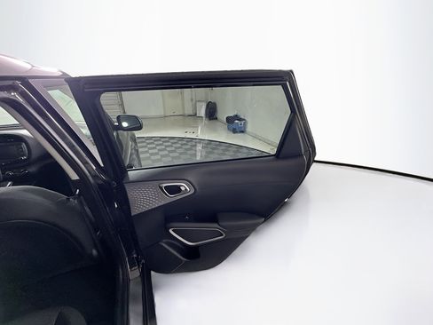 Used 2025 Kia Soul LX w/ LX Technology Package image 28