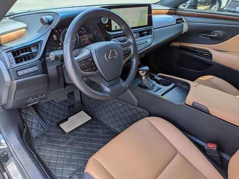 Used 2024 Lexus ES 300h w/ Premium Package FWD image 13