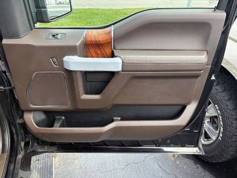 Used 2019 Ford F150 King Ranch w/ Equipment Group 601A Luxury AWD/4WD image 18