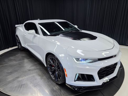 Used 2021 Chevrolet Camaro ZL1 RWD image 54