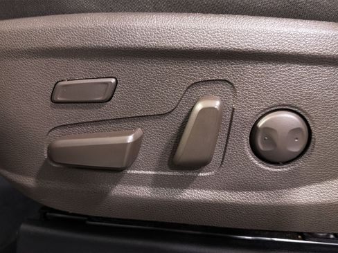 Used 2022 Kia Telluride SX w/ Towing Package FWD image 29