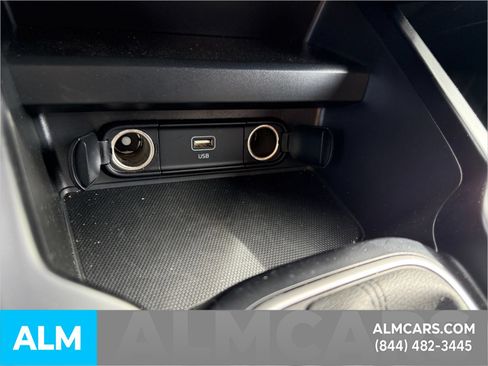 Used 2025 Kia Soul LX w/ LX Technology Package FWD image 17