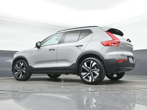Used 2025 Volvo XC40 B5 Plus AWD/4WD image 41