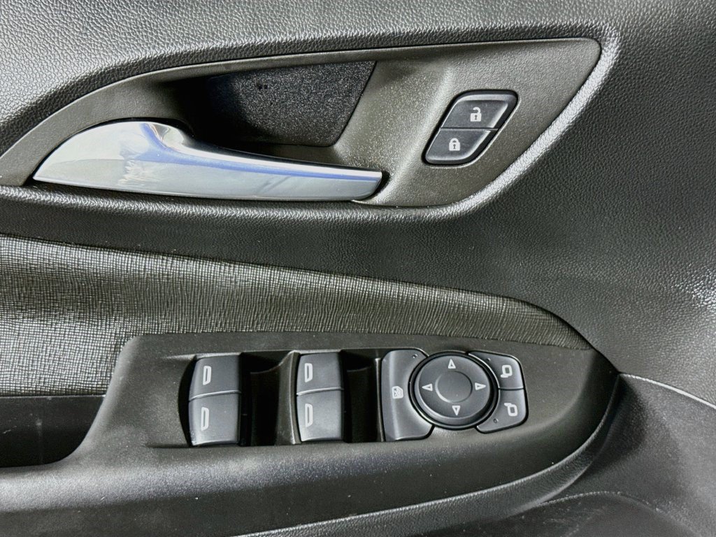 Used 2025 Buick Envista Preferred FWD image 23