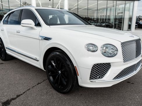 Used 2022 Bentley Bentayga image 19