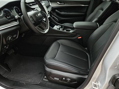 New 2026 Jeep Grand Cherokee L Limited RWD image 15