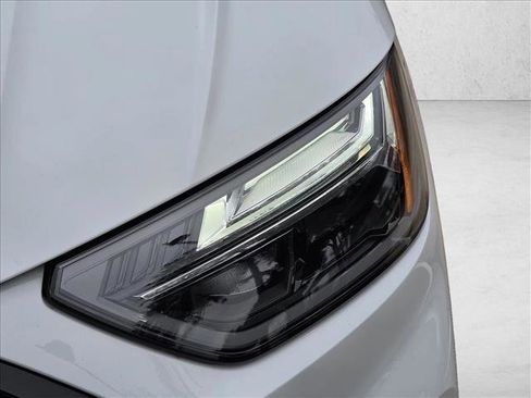 Used 2024 Audi SQ5 Premium Plus w/ Premium Plus Package image 10