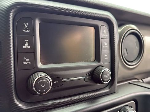 Used 2020 Jeep Wrangler Unlimited Sport AWD/4WD image 19