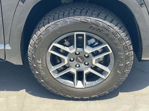 New 2026 GMC Terrain AT4 w/ Technology Package II AWD/4WD image 30