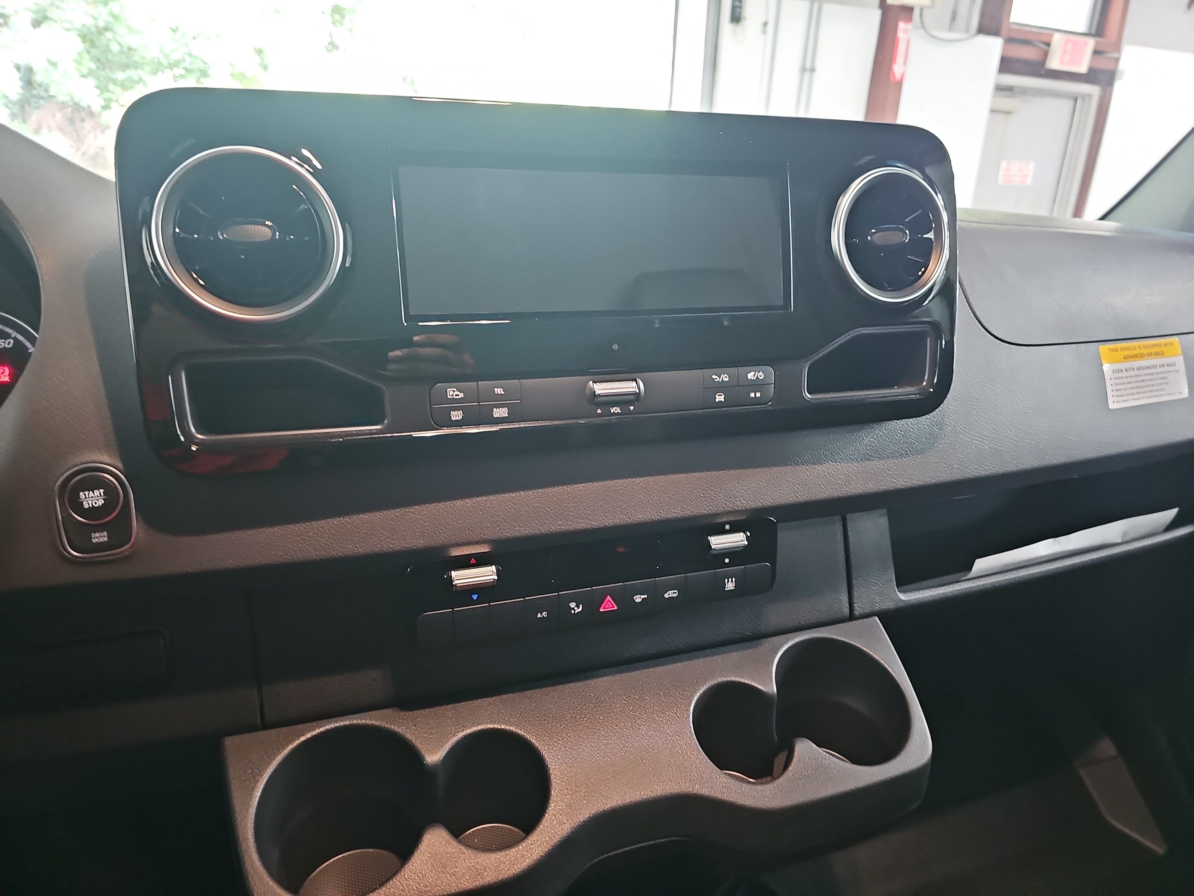 New 2025 Mercedes-Benz eSprinter 170 Cargo image 17