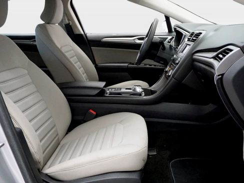 Used 2018 Ford Fusion S FWD image 18