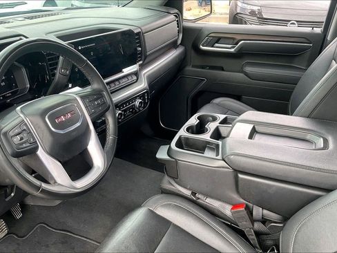 Used 2025 GMC Sierra 1500 SLT image 14