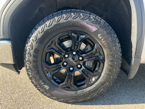 Certified 2021 GMC Sierra 1500 SLT w/ X31 Off-Road Package AWD/4WD image 14